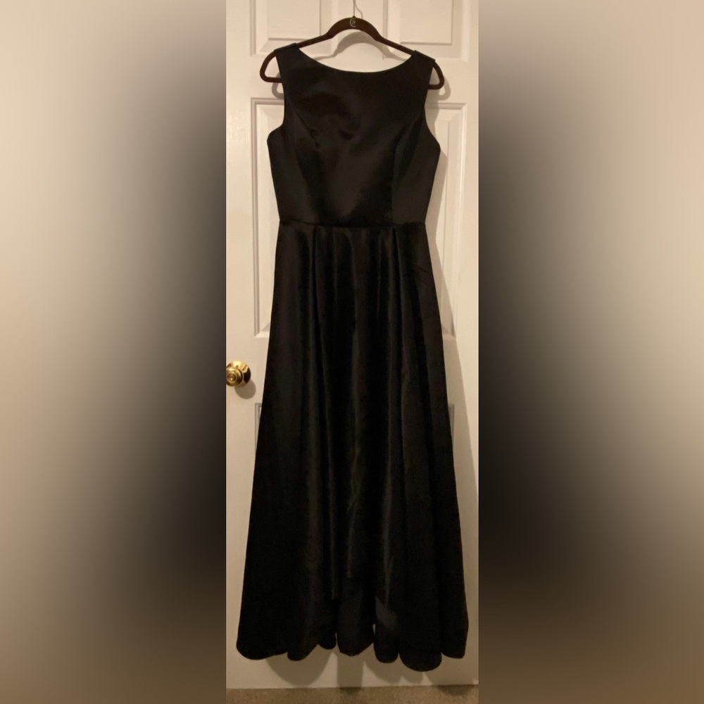 Wedding Proms Dress Bridal Gown Size 12 Black Sleeveless NAIX Brand